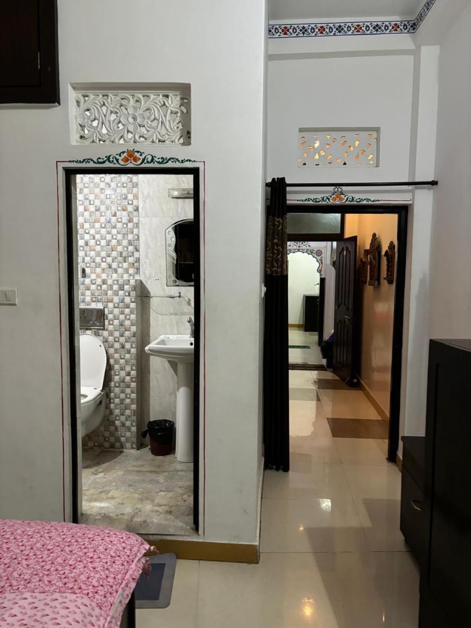 The Royal Lake View Villa Udaipur Exterior photo