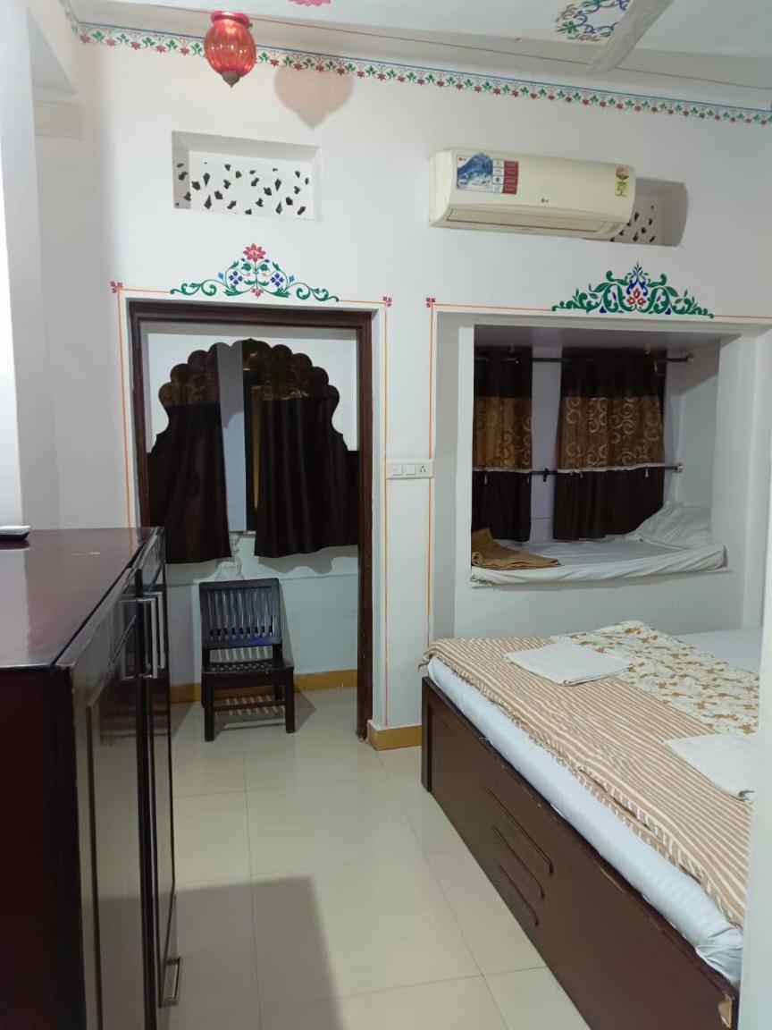 The Royal Lake View Villa Udaipur Exterior photo
